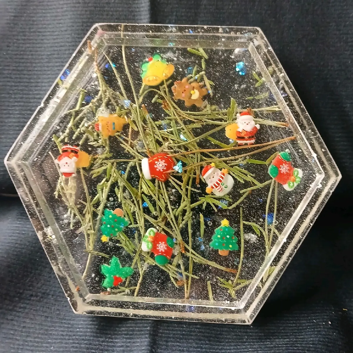 Handmade Holiday Floral Resin Coaster - 4" Diameter, Greenery & Flowers, Festive Design for Drinkware and Mugs