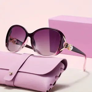 1 Pair of Women's Fashion Elegant Pearl Fox Head Decorative Eyeglasses, Vintage Model with Purple Eyeglasses Case, suitable for vacation and holiday gift, both decorative and eye protection, lightweight and comfortable to wear.