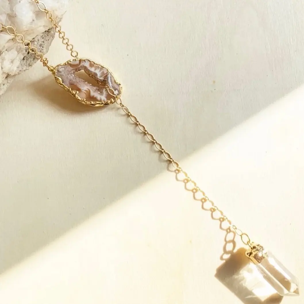 Assana geode and quartz lariat