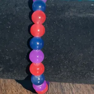 Bisexual bead bracelet