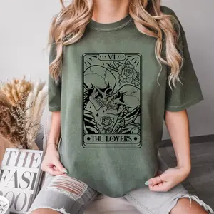 Graphic T-shirt, The Lovers Skeleton Tarot Print, Casual Gothic Romance Tee, Trendy Fit for Women