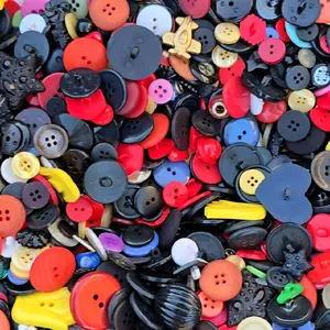 365 day Buttons, random assortment 400+ buttons