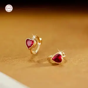 Elegant vintage French heart-shaped artificial ruby ​​stud earrings, 18K gold plated, S925 silver, simple and luxurious design, suitable for daily wear and special occasions, Christmas gift