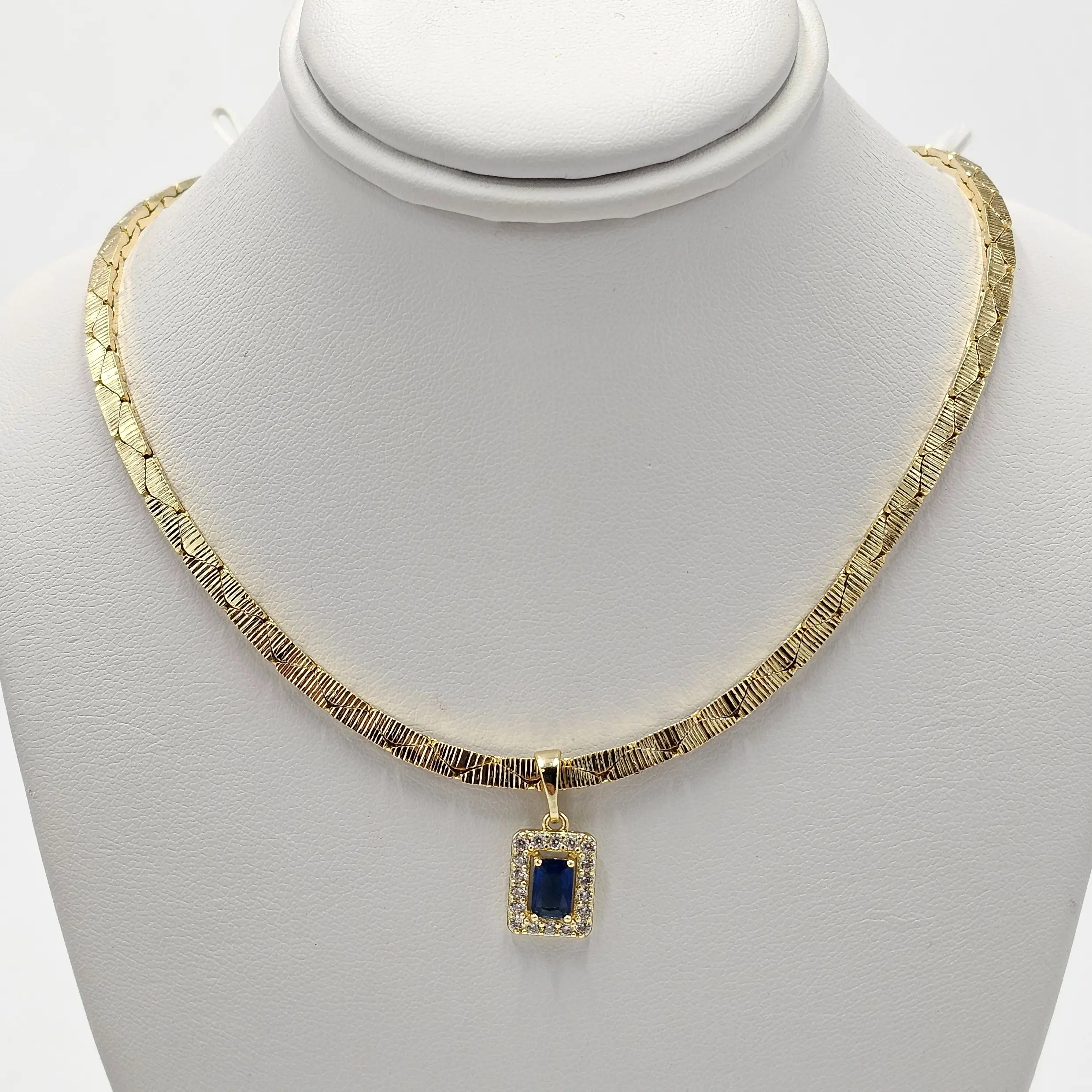 Women's 42cm Gold Statement Chain Choker - Rhinestone Costume Necklace with Metal Coating, Fashion Jewelry Accessories, Rhinestones, Female, 42 Cm, Chain Jewelry Necklaces