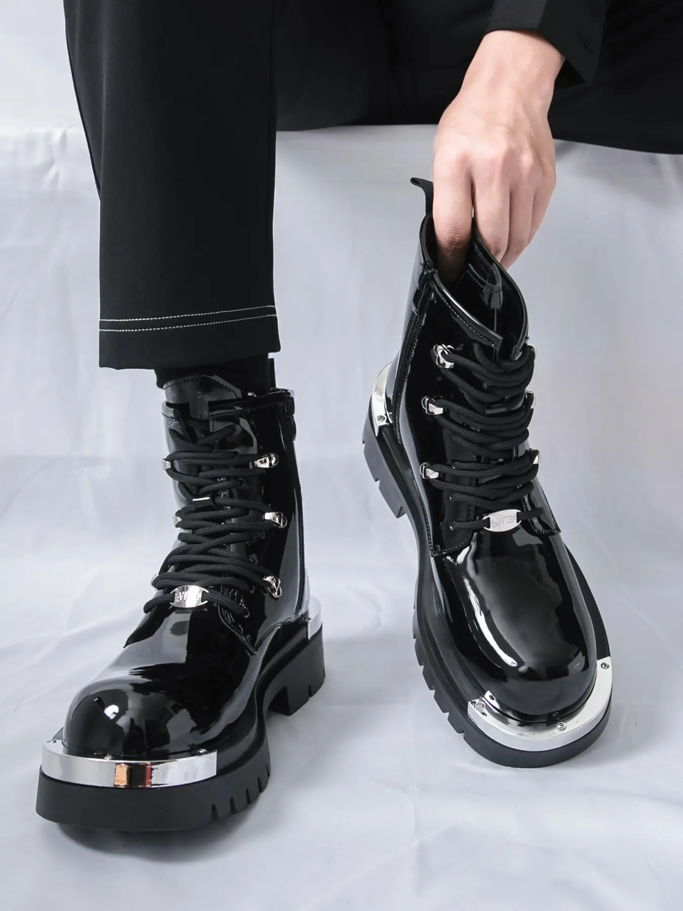 Men's Punk Style Mirror Finish Thick Sole Motorcycle Boots, Metal Decor Height Increasing Non-Slip High-End Youth Trendy Boots