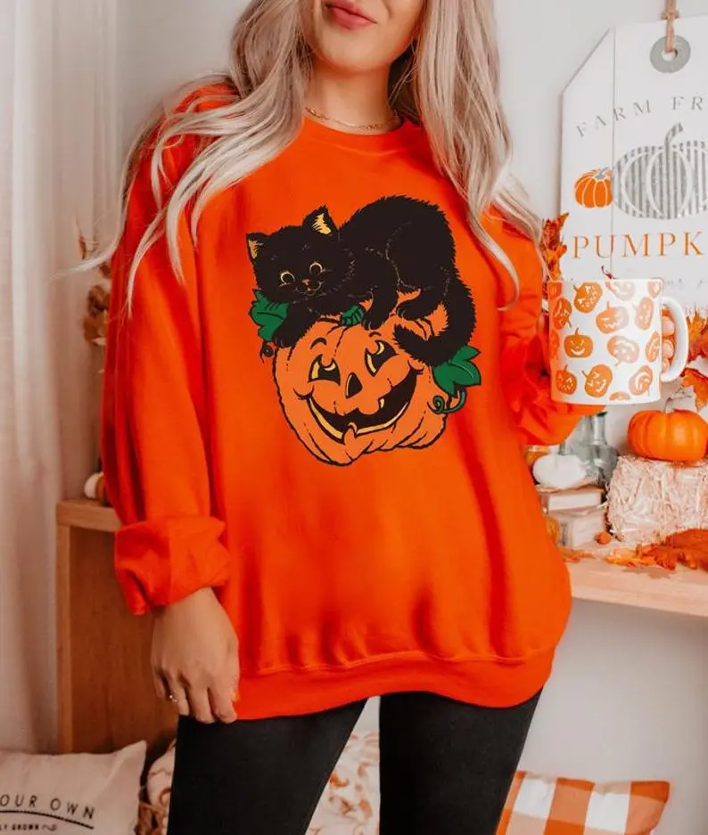 Vintage Black Cat Halloween Crewneck Sweatshirt, Retro Spooky Season Graphic Pullove, Distressed Autumn Aesthetic, Comfort Lounge Sweater