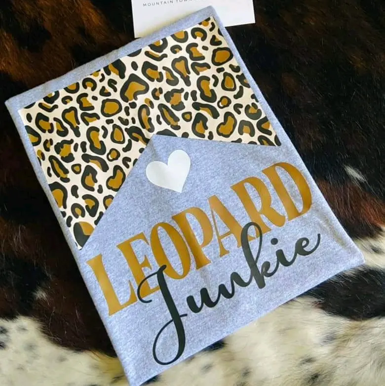 Gildan Large Leopard Junkie Tee