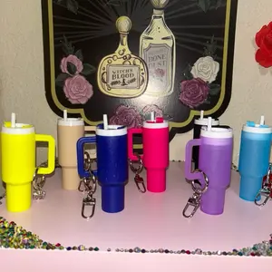 Mini key chain cups can be customize w decal