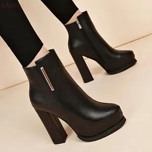 Women’s Comfortable Platform Chunky Heel Minimalist Solid-Color Boots with Round Toe and Side Zipper, Versatile Flatform Boot