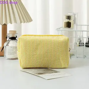 Large Striped Cosmetic Bag Cute Vintage French Style Travel Toiletry Bag Unisex Zippered Makeup Organizer for Daily Essentials, Travel & Valentine's Day Gift