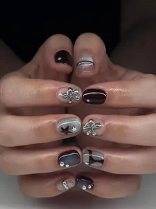 Handmade Extra Short Spiral Chrome Press On Nails, Y2K Nail Art