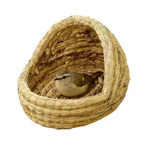 Handmade Woven Bird Nest, Pigeon Nest, Rabbit Nest, Close to Nature, Natural Fiber Material, Eco-Friendly Design, Perfect for Outdoor Use
