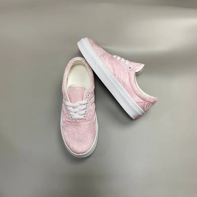 New Chinese style cherry blossom powder dark pattern satin board shoes, low cut breathable casual canvas shoes, gentle temperament, versatile sports shoes