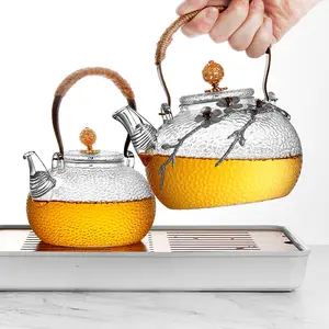 The Lune Teapot