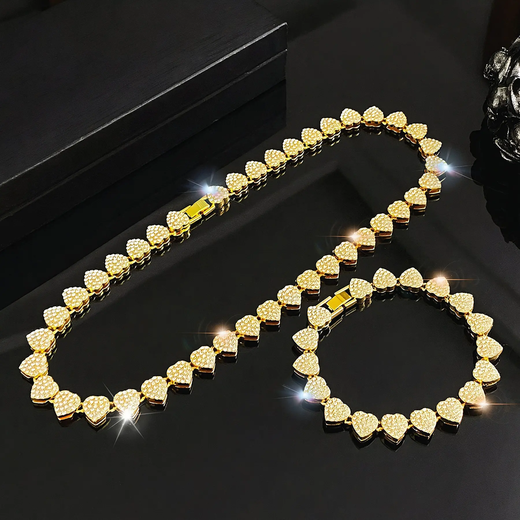 2pcs Set Heart Shaped Cuban Chain Necklace Set, Hip Hop Style Necklace and Bracelet Set, Luxurious Jewelry Set for Valentine's Day Gifts, Birthday, Everyday & Party Wear, Ideal Gift for Teenager