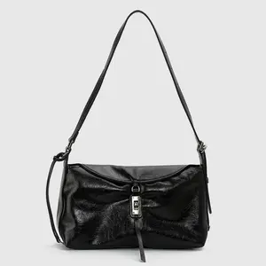 URBAN REVIVO 2026 Summer Women's Artificial Leather Vintage Lazy Large-Capacity Leather Crossbody Bags Shoulder Bag UAWB60108, Casual, Elegant