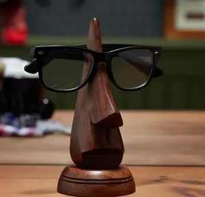 Two's Company Nose Eyeglass Holder