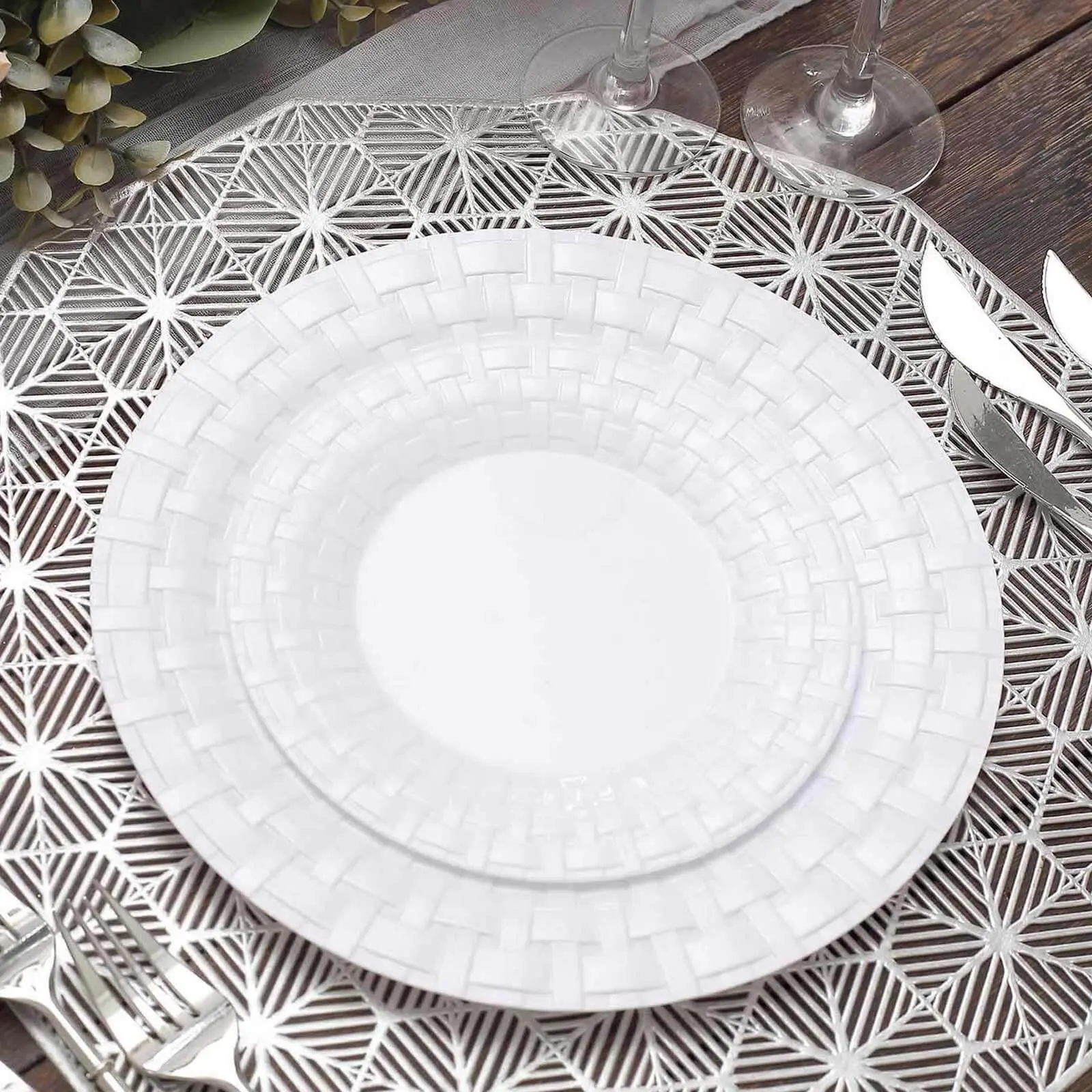 10-Pack Elegant White Basketweave Rim Plastic Plates - 7" Disposable Dinnerware for Salad, Dessert, Appetizer, Wedding Salad Serving Plates, Elegant Plastic Plates