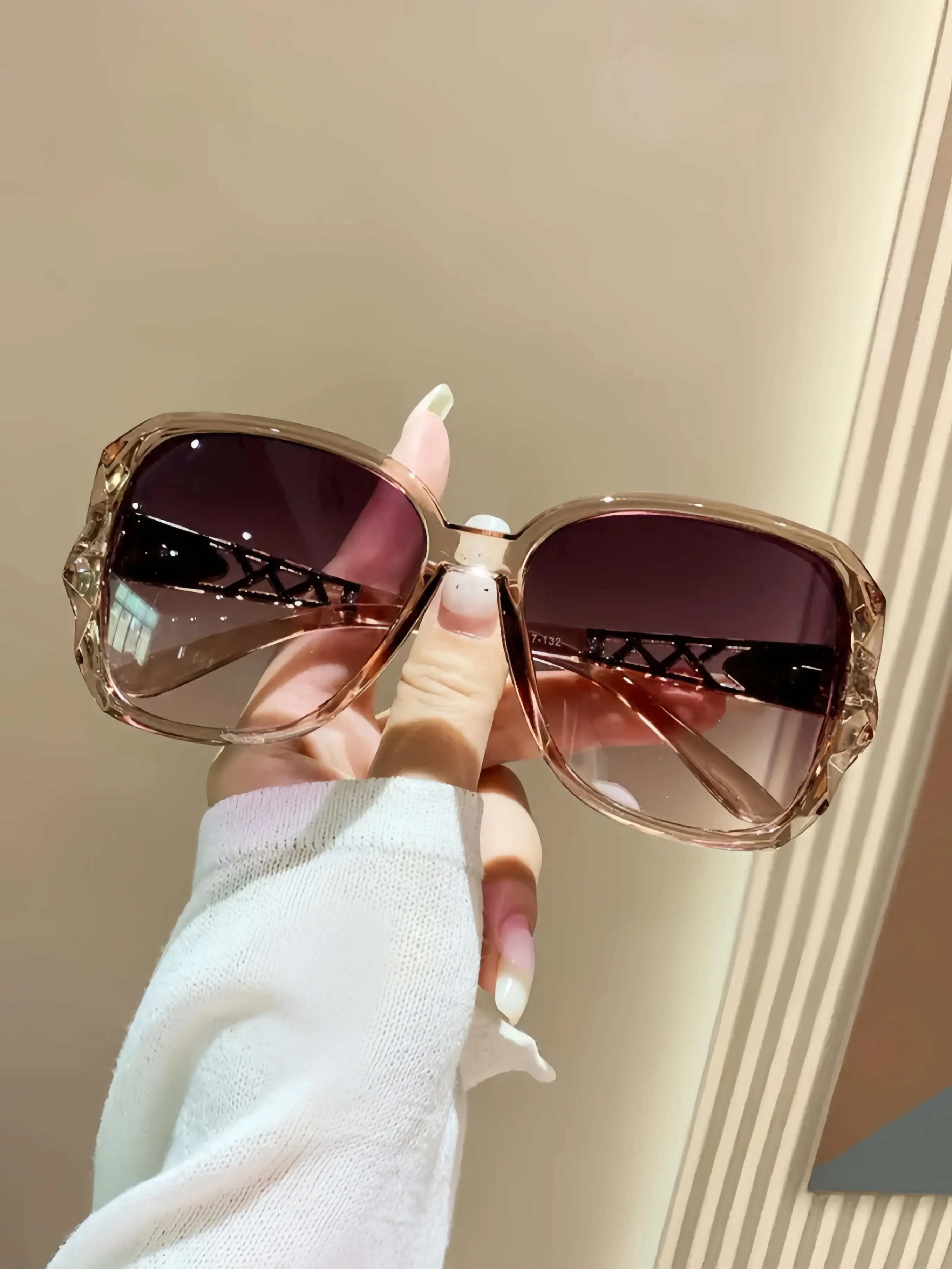 Women's Trendy Rectangular Polarized Sunglasses - Luxury Rhinestone Resin Frame, UV400 Protection, Oversized, Anti-Glare, for Driving & Outdoor Use, Womens Sunglasses, Sunglasses For Women