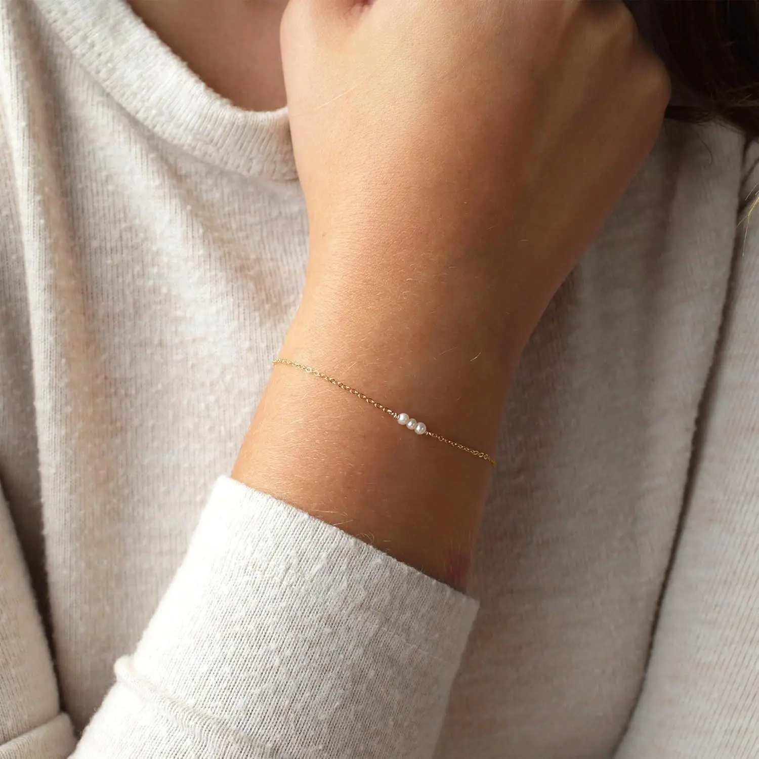 Pearl Gold Bracelets for Women Non Tarnish -14k Real Gold Plated Charm Beaded Bracelets White Brides Bridesmaid Wedding Dainty Pearl Bracelet Gold Jewelry for Women Accesory Birthday Gifts