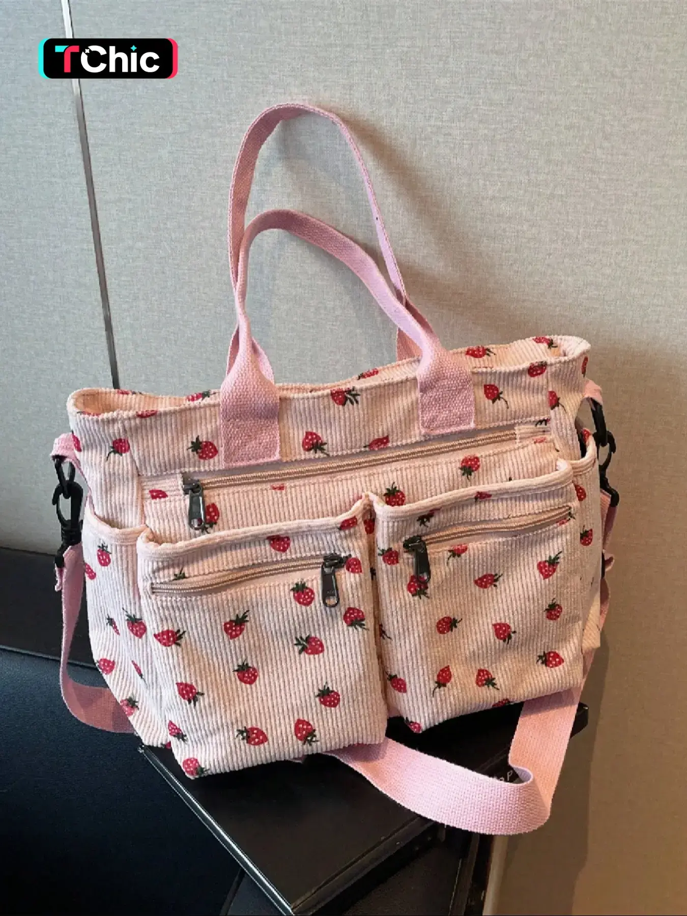 Women's Strawberry Pattern Tote Bag, Strawberry Themed Bag, Patterned Bag, Fashionable Large Capacity Shoulder Bag for Daily Used, Casual Trendy Versatile High-quality Daily Commuting Bag, Commuter Tote Bag, Stylish Tote Bag, Casual Everyday Bag
