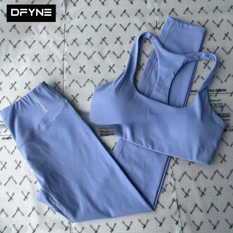 DFYNE Racerback Sports Bra for Women| Seamless High Support Workout Top, Criss Cross Push Up Gym Yoga Bra