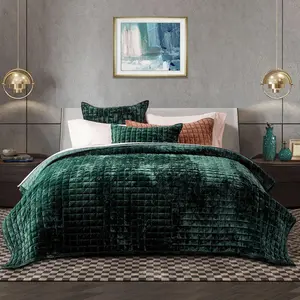 Velvet Quilt King Size Sets, Ultra Velvet Comforter, Lightweight Channel Box Oversized Bedspread Coverlet for, with 2 Shams, Emerald Green