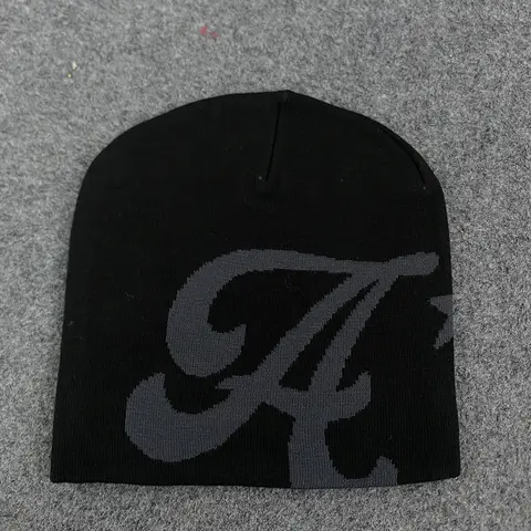 2025 New Knitted Style Couple Style Fashion Versatile Warm Hat Beanies Hats Jacquard Hat Matching Couples Hats