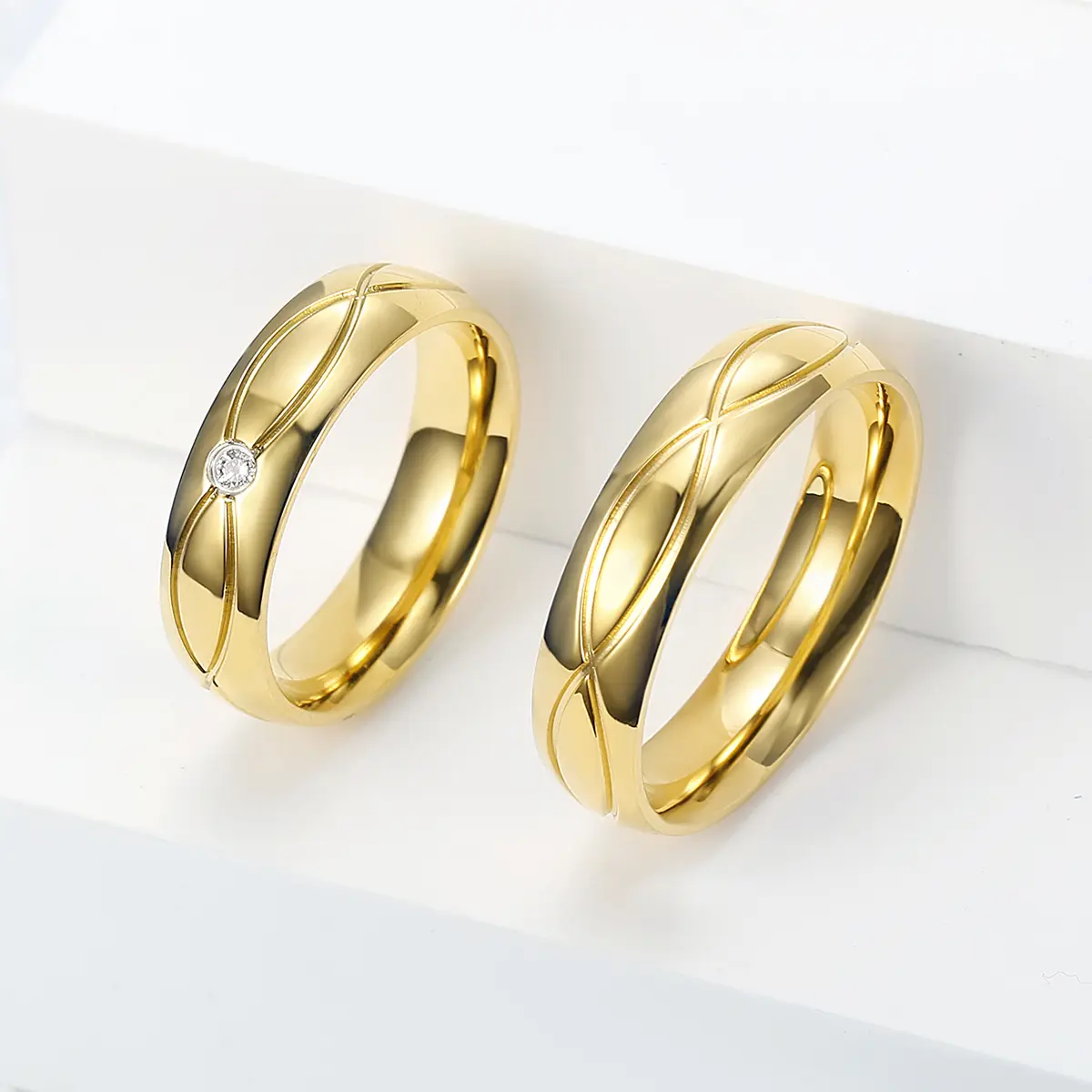 18K Gold-Plated Striped Stainless Steel Romantic Couple Ring Set, Fashionable Men’s and Women’s Gold Jewelry, Engagement Ring for Valentine’s Day Gift, Gold Rings, Engagement Rings, Gold Wedding Ring, Wedding Ring Stack