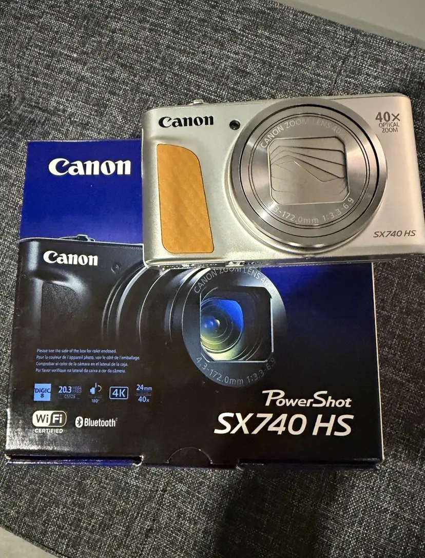 New Canon PowerShot SX740 HS Silver Point & Shoot 20.3MP
