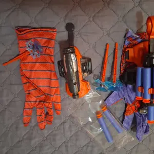 Spider Web Launcher Toy for Kids – Fun Glove Slinger for Outdoor Play, Perfect Birthday, Halloween & Christmas Gift