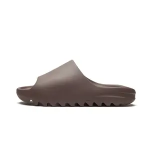 Yeezy Slide "Soot" G55495