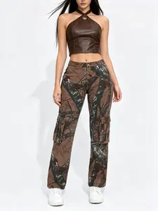 Vintage Leaf Camouflage Cargo Jeans Denim Print Design for Casual Wear with Practical Pockets and Durability - Womenswear