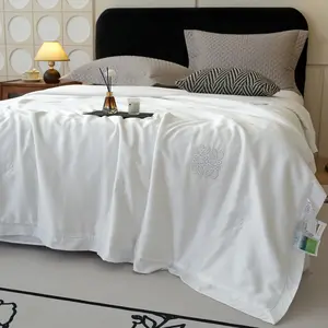 The Breeze Quilt | HOMYO Silky-Smooth Cooling Summer Lightweight Breathable Embroidered Quilt