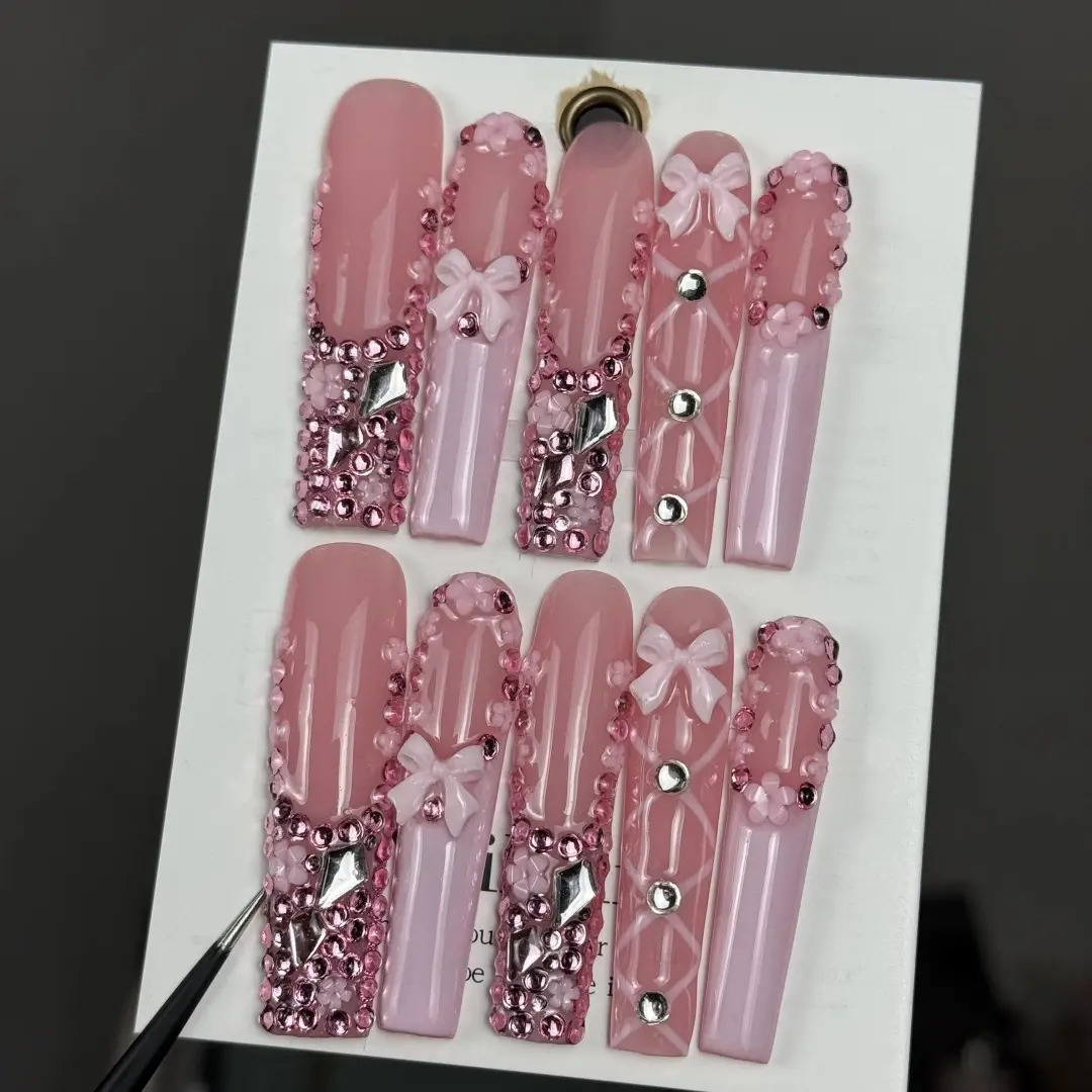 10pcs high-end Elegant ladylike style, hand-painted carvings, three-dimensional bow, sparkling diamond pile handmade fake nails