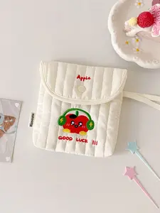 Style Four-Leaf Clover Sanitary Napkin Storage Bag, Portable Menstrual Pack for Girls, High-Quality Makeup Bag for Students