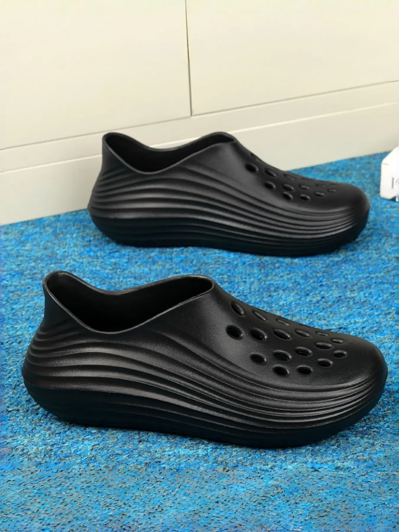 1 Pair 5-Color Daily Casual Slip on Clog Shoes (39-46 Men's Sizing) - EVA Upper + EVA Outsole + Breathable Hole Design, For Daily Casual Outfits, Breathable & Comfortable, Lightweight & Versatile, Trendy & Casual, Minimalist Casual Clogs, EVA Slippers