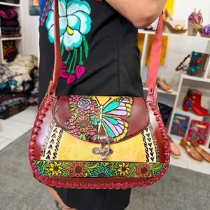 Bolsa piel - Mexican Leather Bag Hermosa Bolsa de Piel 100% Ternero with Floral Embroidery & Gold Charm Artisanal Handcrafted Chiapaneco Handbag, bolsa artesanal cuero