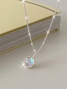 Elegant Simulated Moonstone Round Pendant Necklace, Stylish Daily Commute Jewelry for Women, Versatile Fashion Accessory
