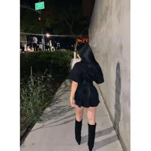 Mariana Bow Oversize Tee - Casual Black Top for Everyday Wear