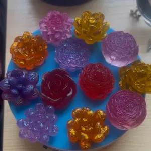 Epoxy flowers, great for Tumblr toppers, jewelry, and other crafts