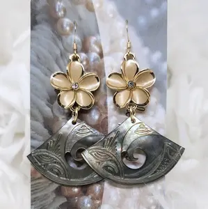Earrings with Hawaiian Fan Design for Women
