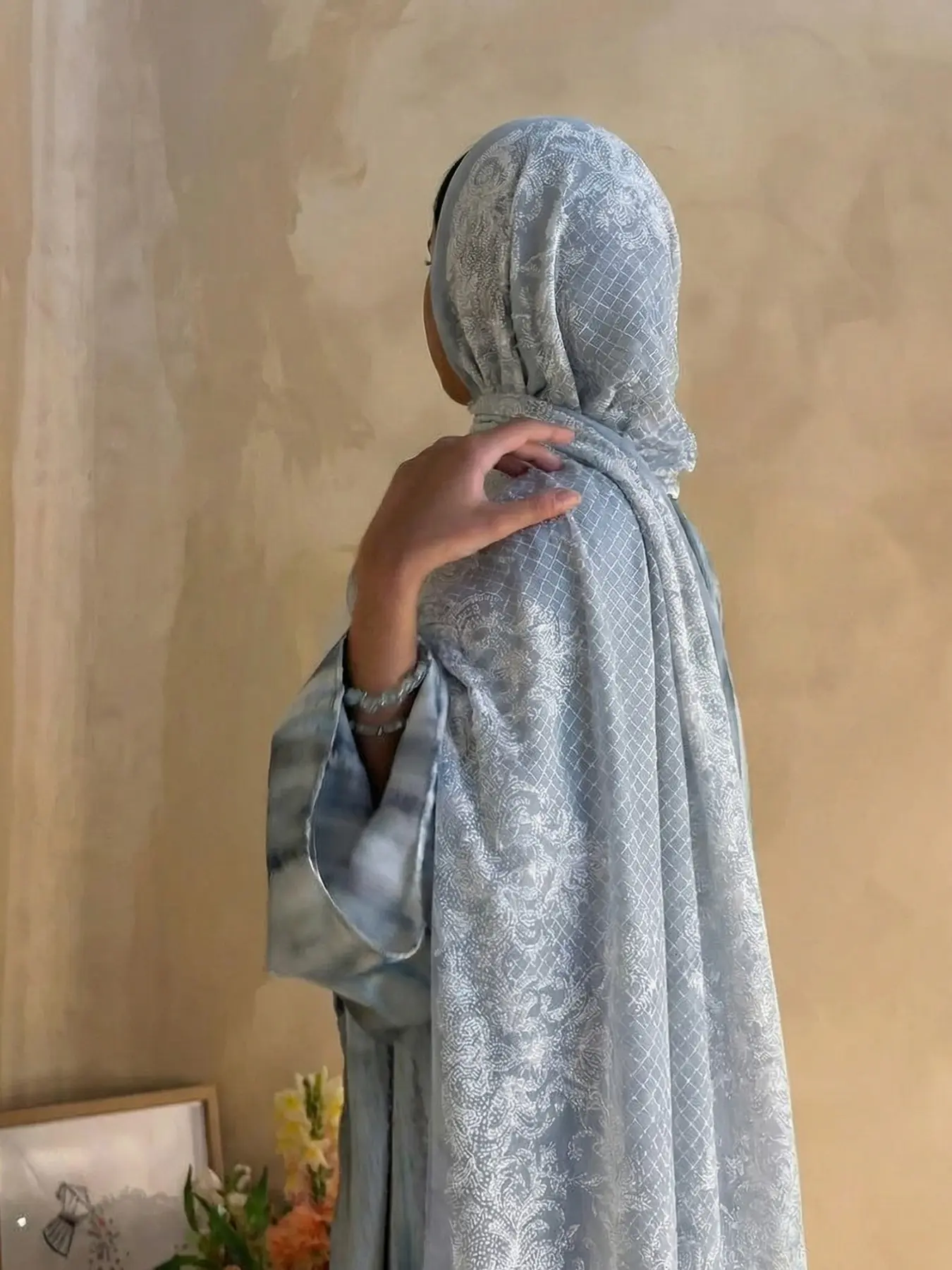 Women's light luxury gray and blue jacquard Muslim headscarf Hijab Elegant retro style headscarf Daily commuting / vacation all-match gauze scarf