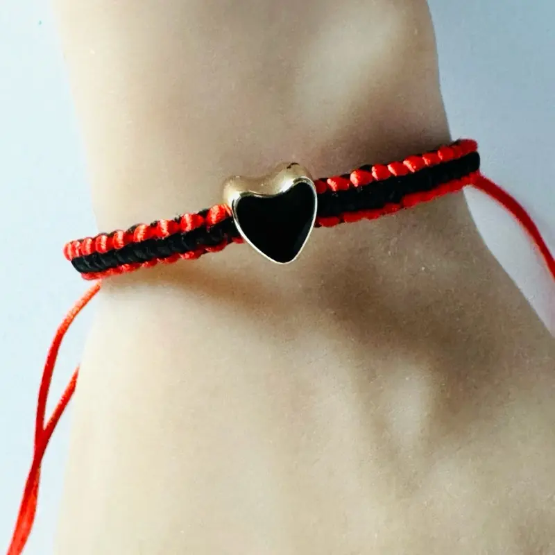 Couple's & BFF Friendship Macrame Bracelets - Red & Black String, Acrylic Chunky Heart Bead, Adjustable Sliding Knot, Fashionable Bracelet, Casual Aesthetic Trendy Jewelry Accessory for Daily Wear