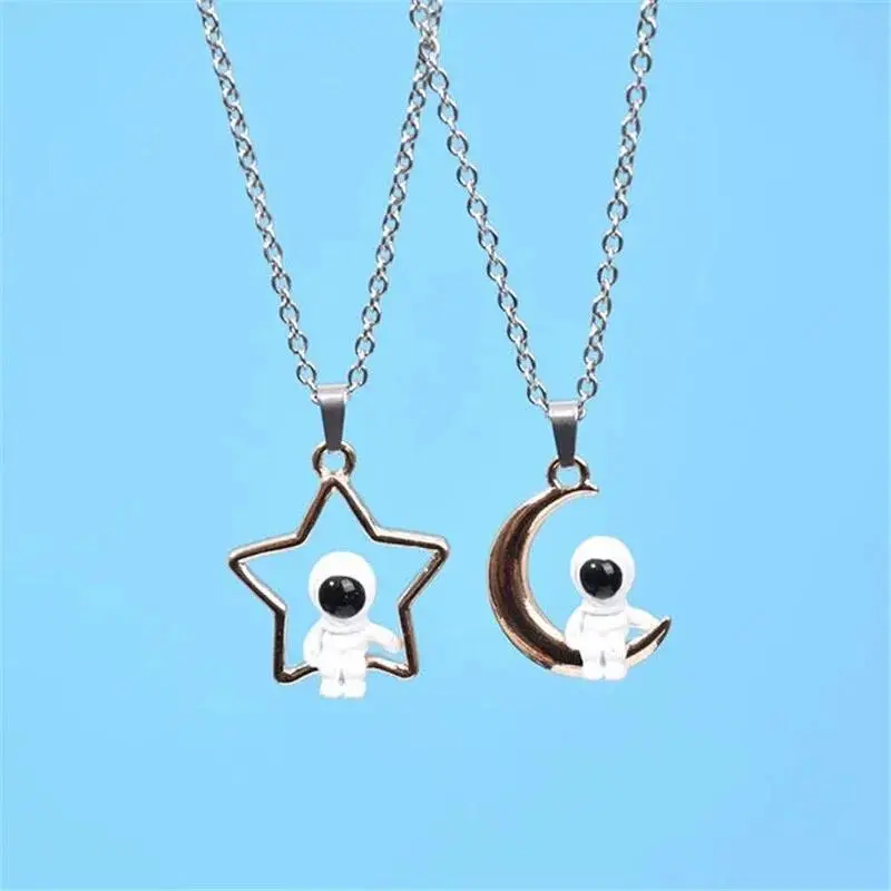 Women's 2pcs Cute Cartoon Astronaut Theme Moon Star Couple Necklaces, 60cm Chain & Link Choker, Daily Wear Friendship Jewelry for Valentine's Gift, Alloy Metal, Set Of Two