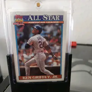 Topps 40thanniversary  baseball cards with stand and magnetic case. Ken Griffey Jr