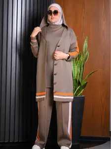 طقم تريكو ناعم عريض من 3 قطع – أنيق ومريح- Soft Oversized Knit 3-Piece Set – Elegant & Comfortable