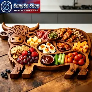 Highland Cow Wooden Charcuterie Board, Rustic Wooden Serving Platter for Party and Home Use, Decorative Cow-Shaped Food Board for Celebrations, Festive Gatherings and Entertaining, Suitable for Birthdays, Christmas and Seasonal Events
