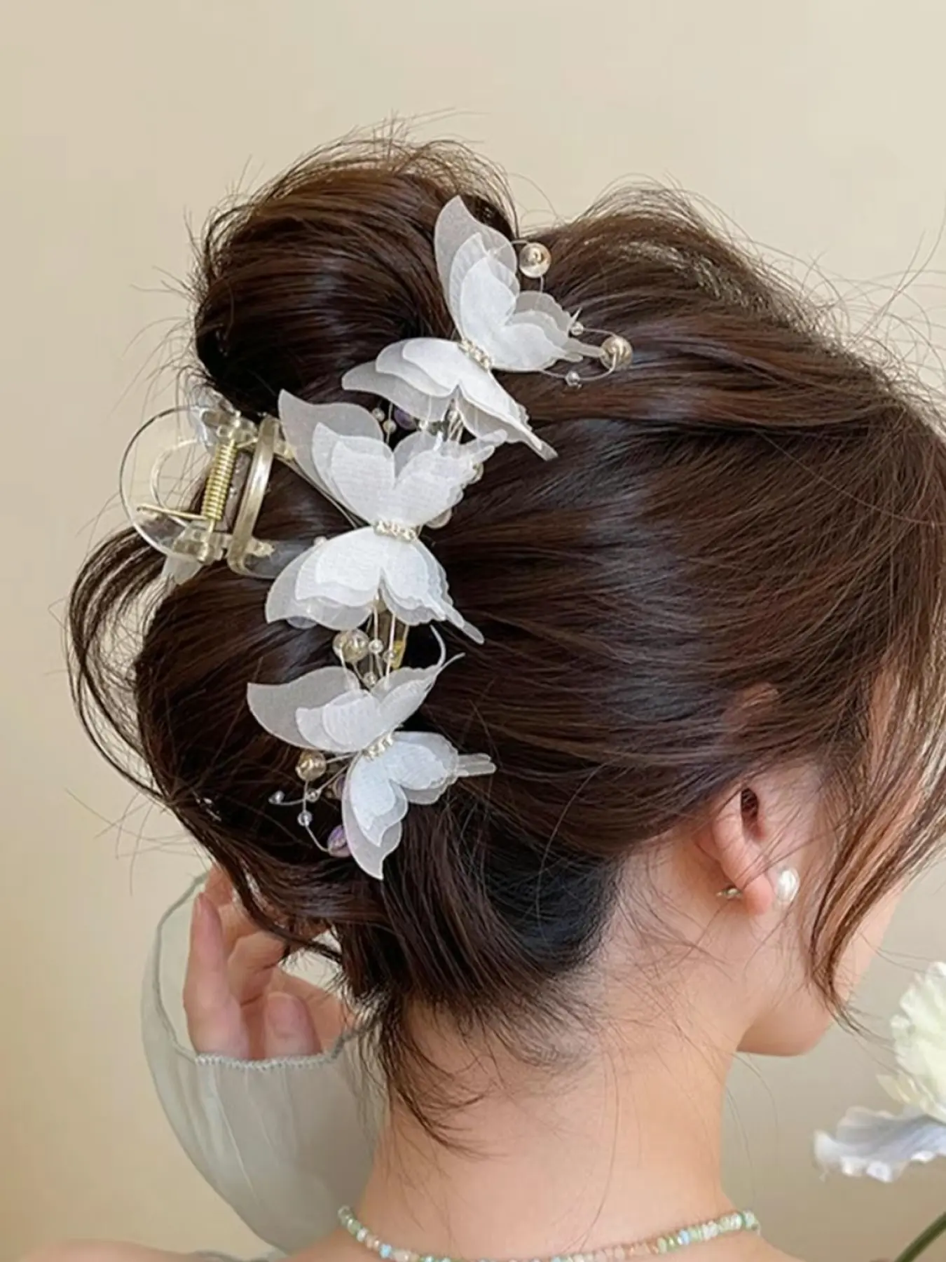A fashionable and elegant butterfly pattern hair claw headband, Butterfly Claw Clip, suitable for Updo, daily wear, vacation and dating occasions, and also a surprising and exquisite small gift, Hair Claw Clips