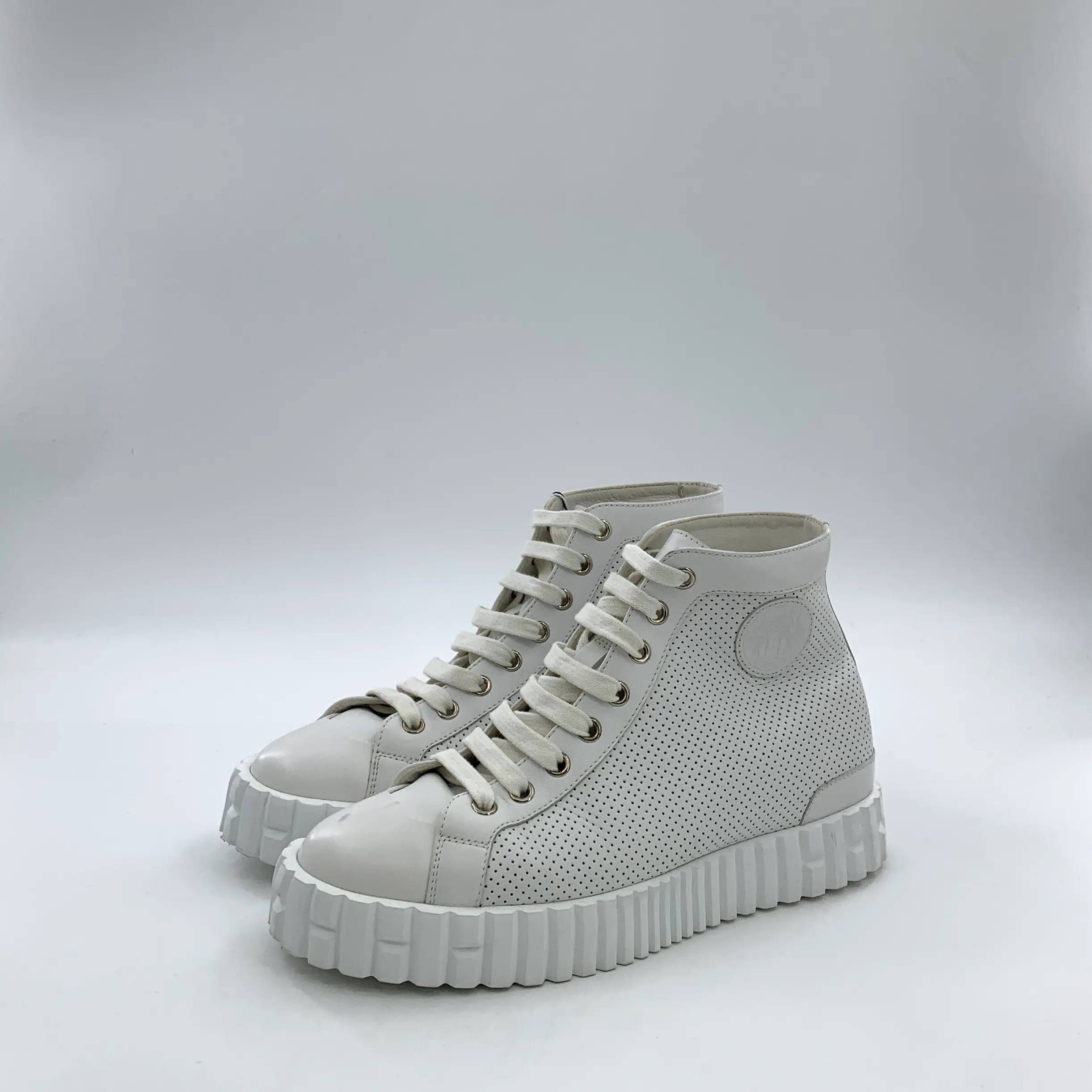 RDLT-Hermes Size 37 Climb White Round Toe Mesh Leather Breathable Lace-Up Flat Sneakers-X37337